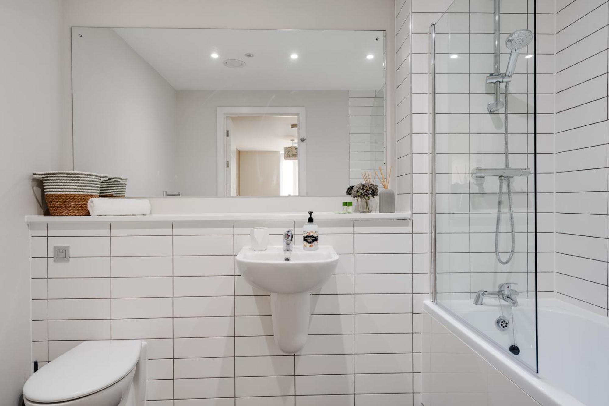 Liverpool City Apartment With Parking & Ev 외부 사진